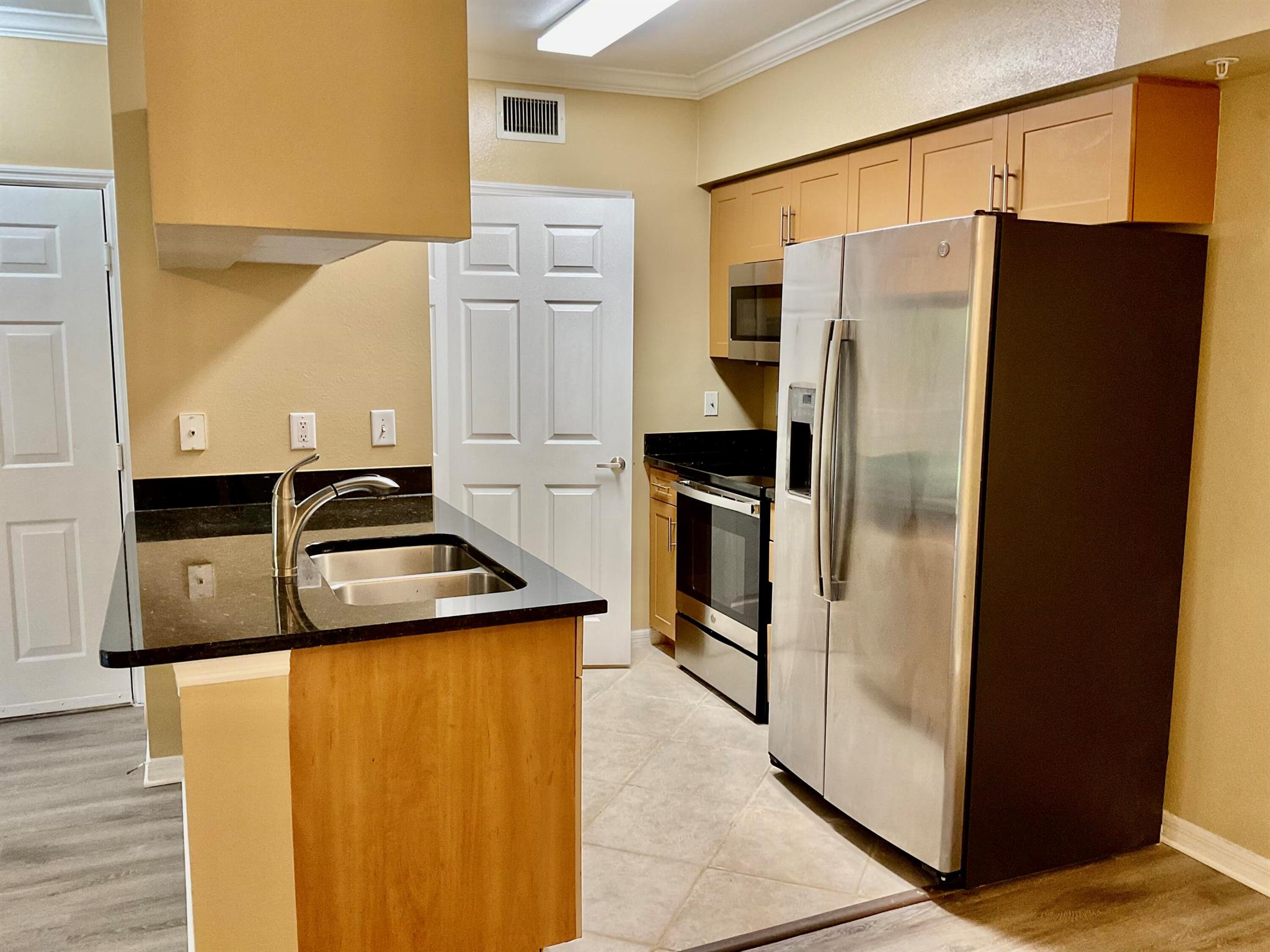 6492 Emerald Dunes Drive UNIT 106, West Palm Beach, FL, 33411 6492 Emerald Dunes Drive UNIT 106, West Palm Beach, FL, 33411