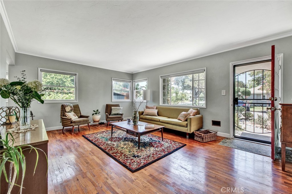 1135 W 10th Street, Santa Ana, CA, 92703