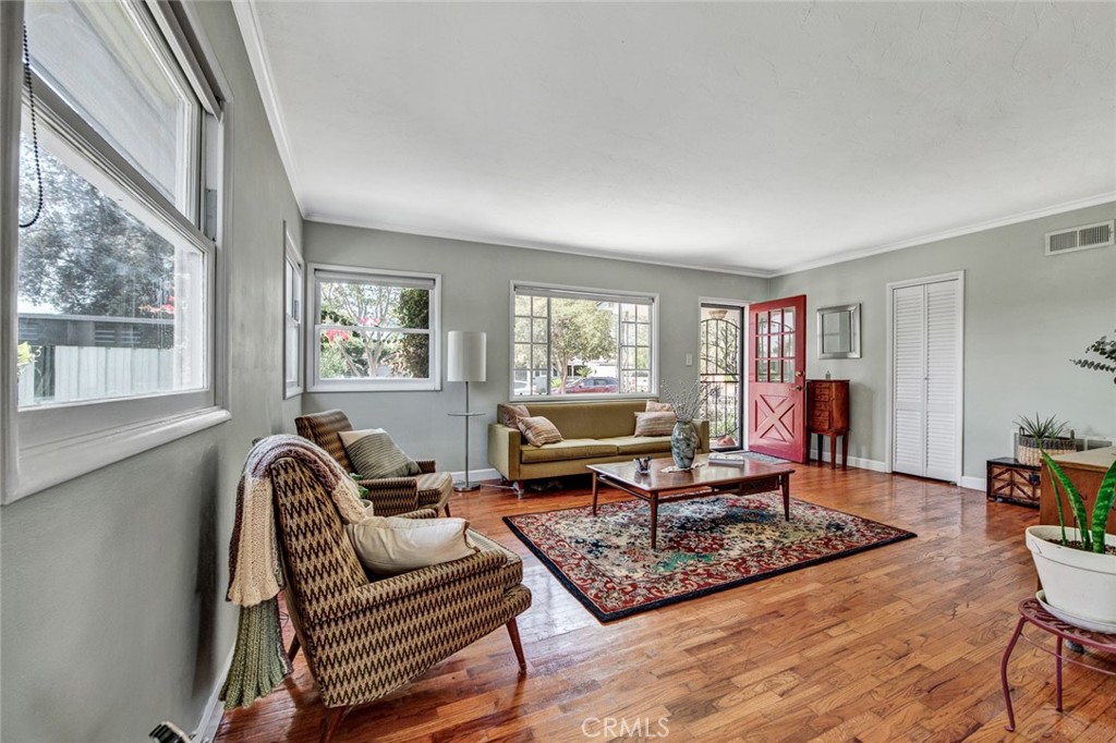 1135 W 10th Street, Santa Ana, CA, 92703