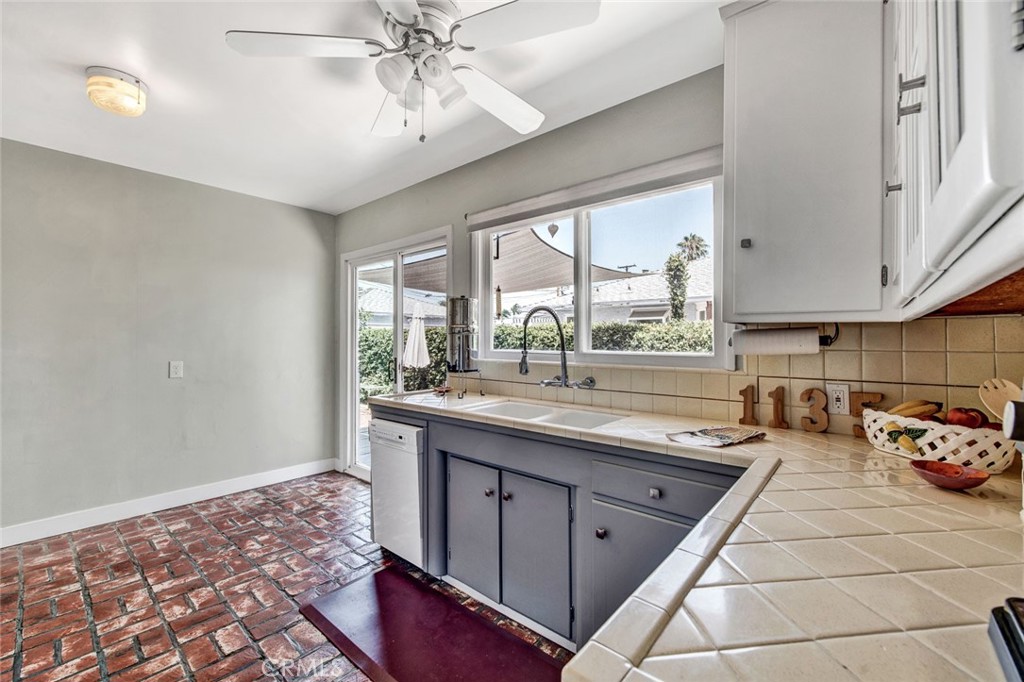 1135 W 10th Street, Santa Ana, CA, 92703