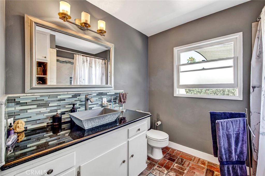 1135 W 10th Street, Santa Ana, CA, 92703