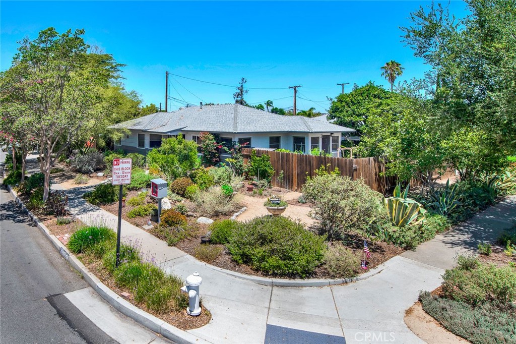 1135 W 10th Street, Santa Ana, CA, 92703