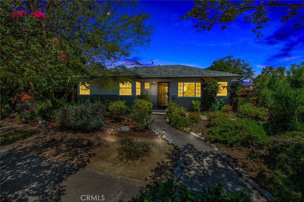 1135 W 10th Street, Santa Ana, CA, 92703