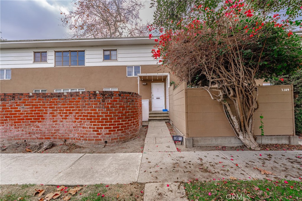 5389 1/2 Village, Los Angeles, CA, 90016 5389 1/2 Village, Los Angeles, CA, 90016