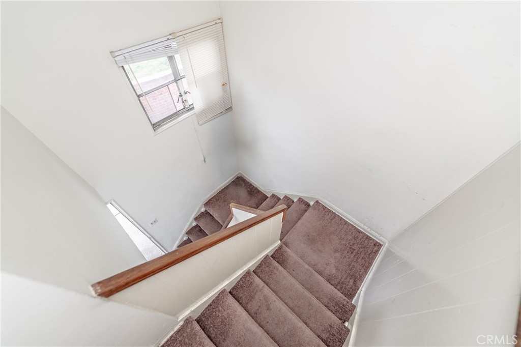 5389 1/2 Village, Los Angeles, CA, 90016 5389 1/2 Village, Los Angeles, CA, 90016
