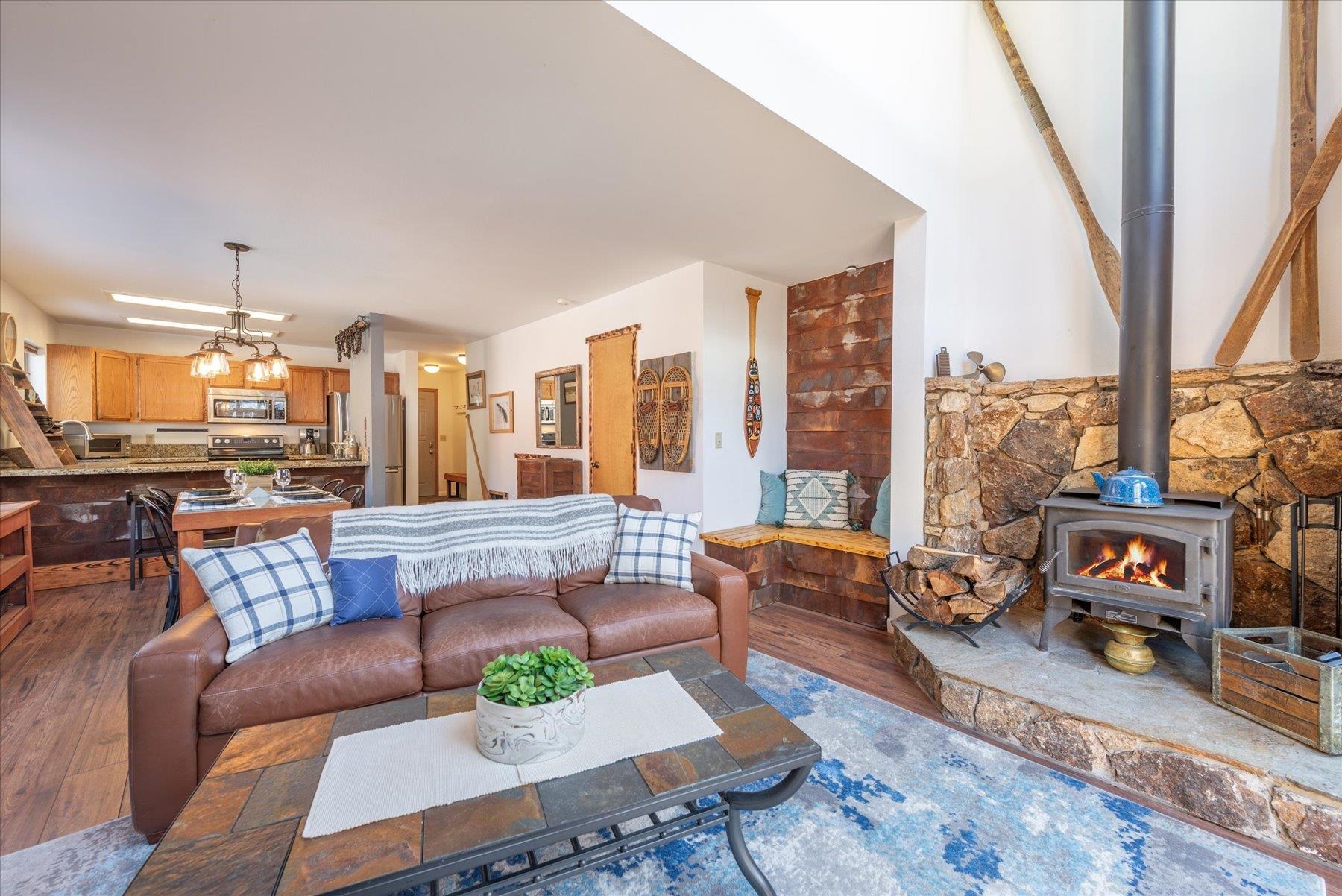 11441 Northwoods Boulevard UNIT B Truckee CA 96161-6049 Sold Property