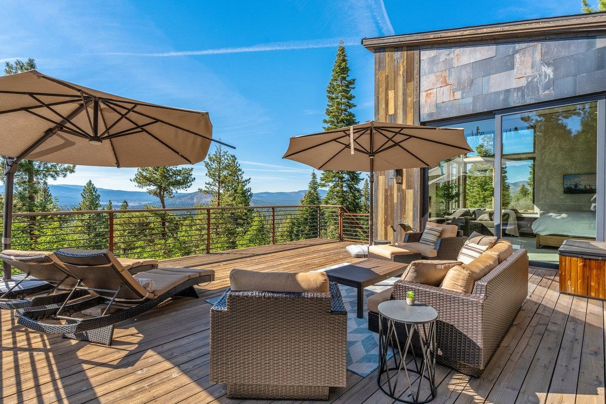 17281 Uxbridge Drive Truckee CA 96161-0000 Sold Property