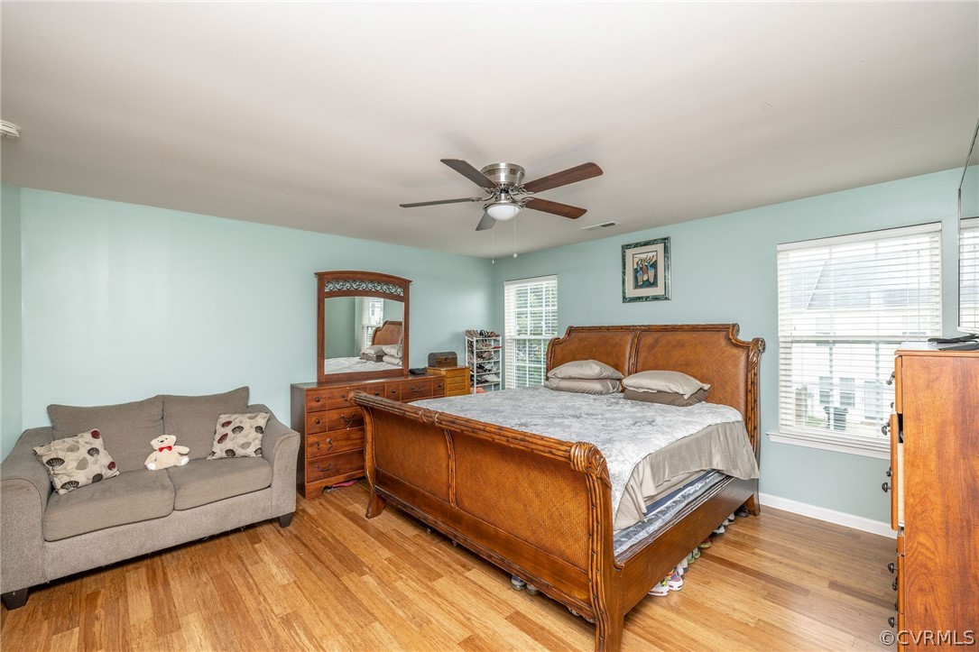 Primary bedroom (2nd floor)