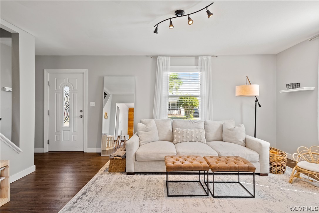 Entrance and living room.
