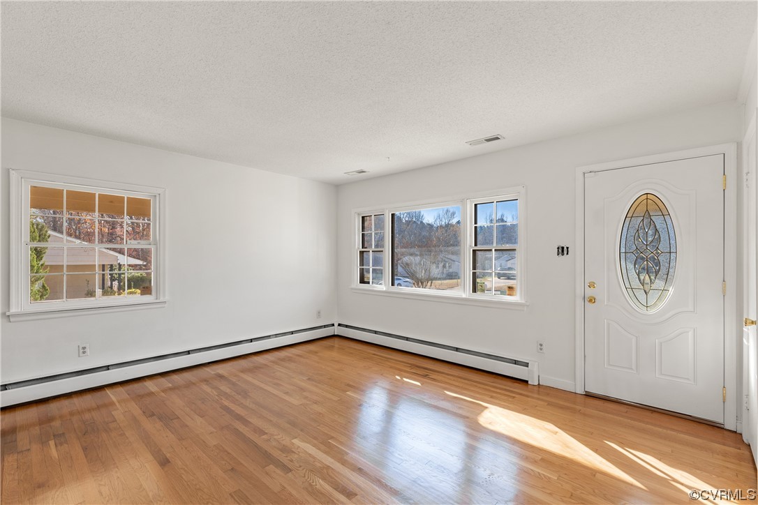 Living room & entry.