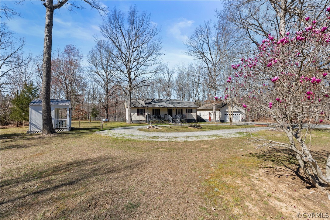 View of front yard