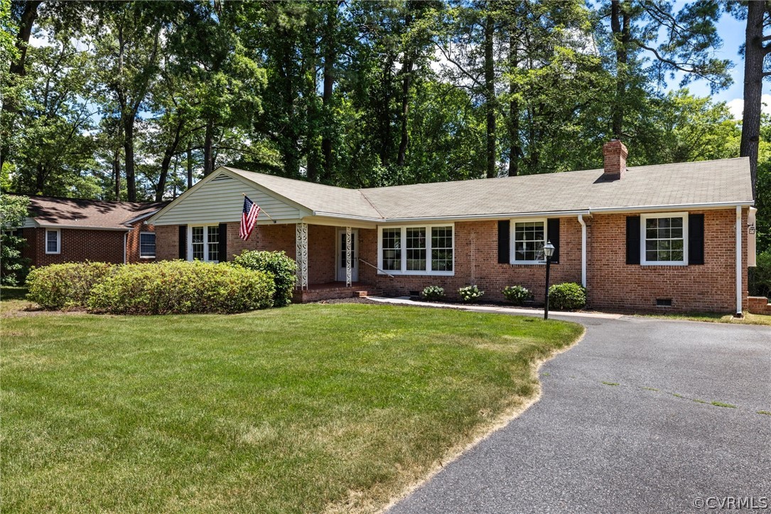 Welcome Home to 1913 Sweetwater Lane