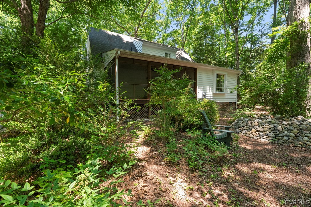 View of side of home