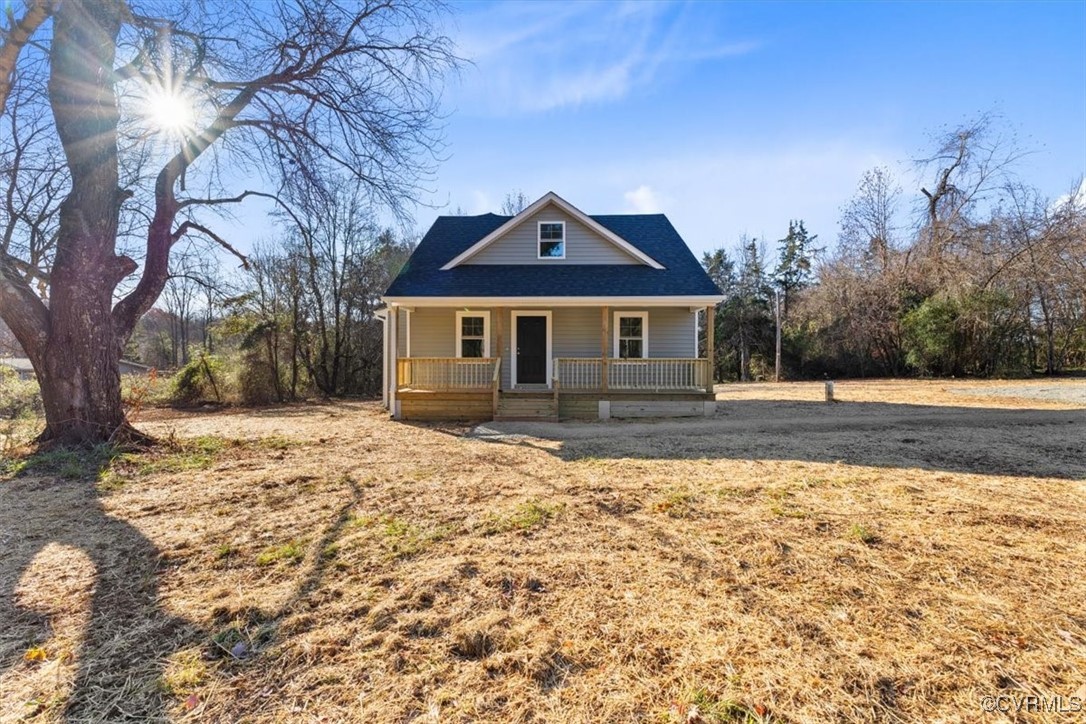 Bungalow with a porch