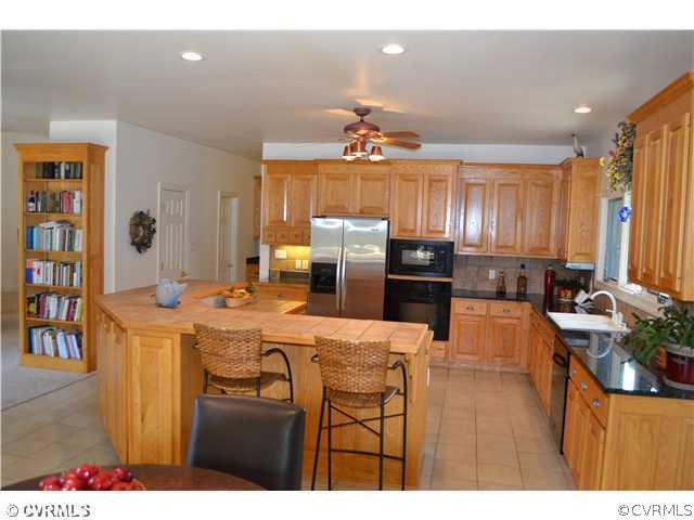 13501 Butler's Rd Kitchen