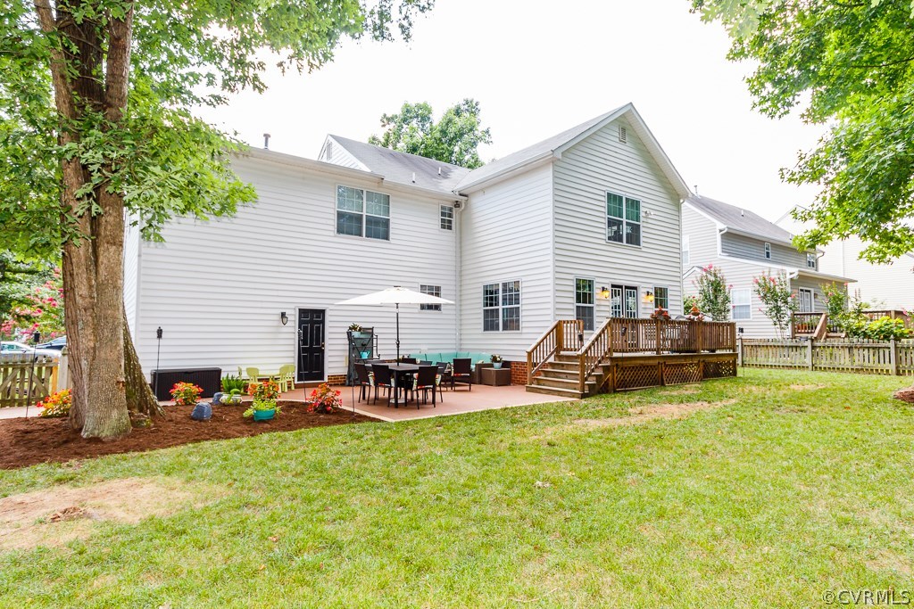 REAR EXTERIOR, 19' DECK, 22' X 20' PATIO, REAR PIC