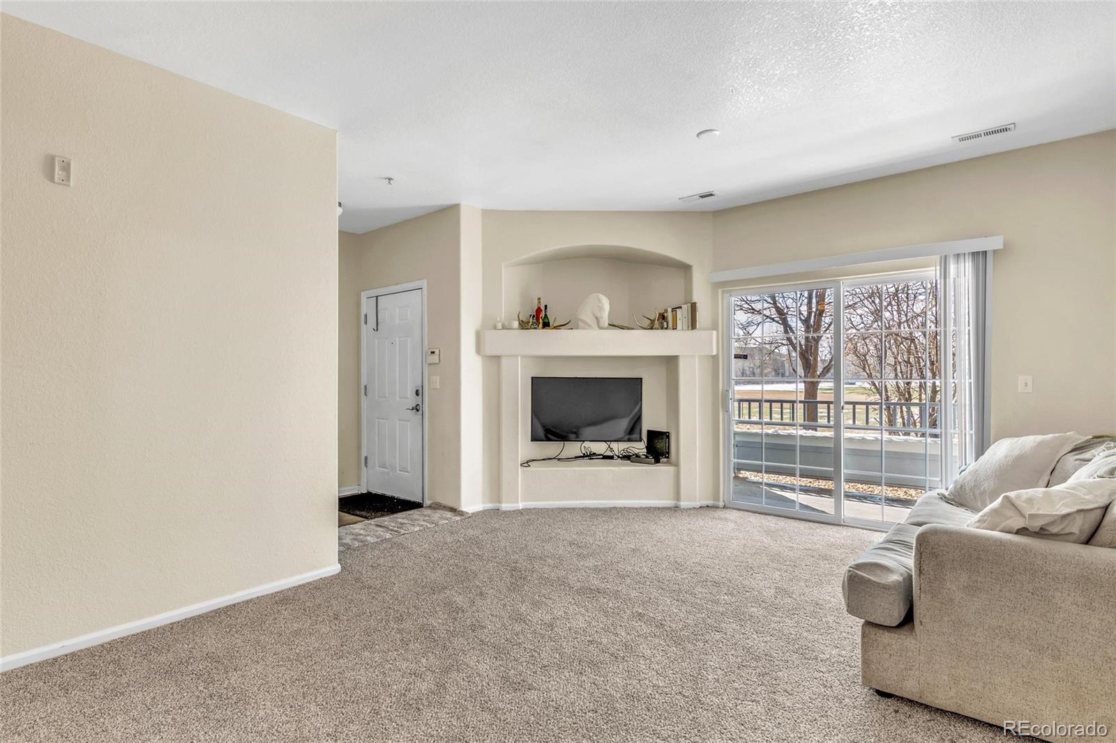 5255 Memphis UNIT 303, Denver CO 80239 Sold Property