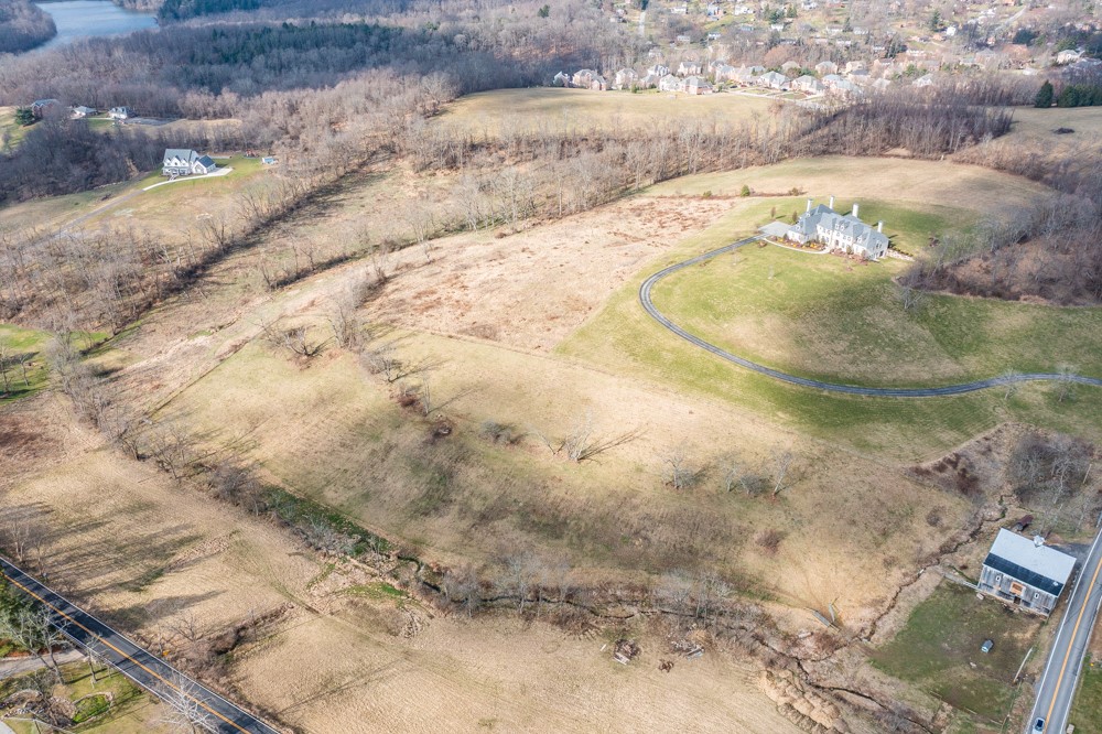 Lot 2 Thomas Great view of the surrounding countryside