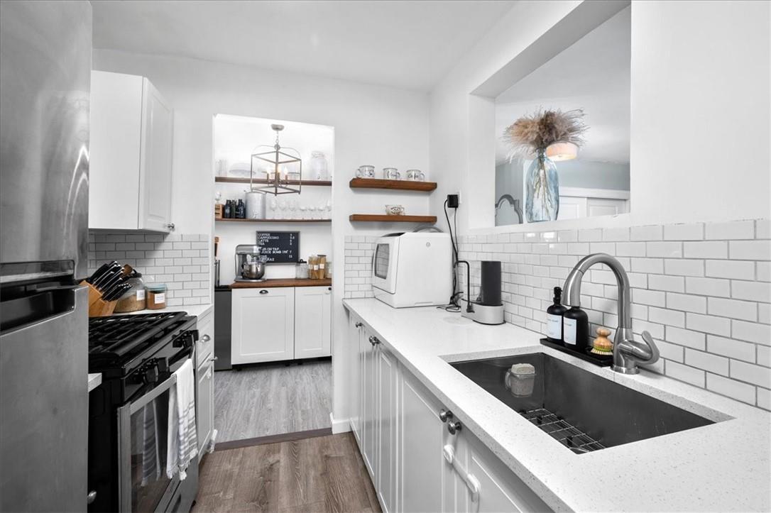 4200 Herkimer UNIT 4g Bronx Ny 10470 Kitchen