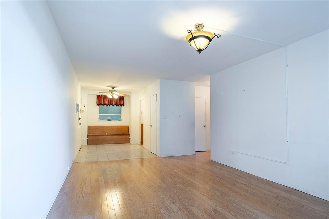 2575 Palisade UNIT 1j Bronx Ny 10463 Living Room