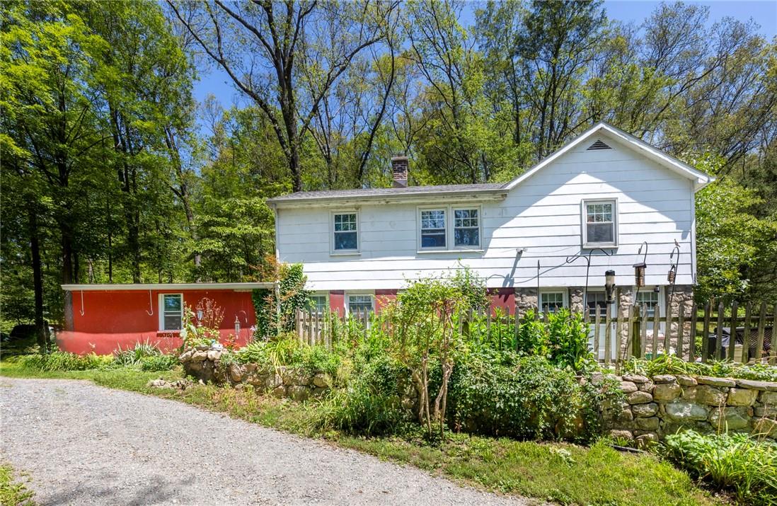 Daniel's Sold Listings Front of Structure