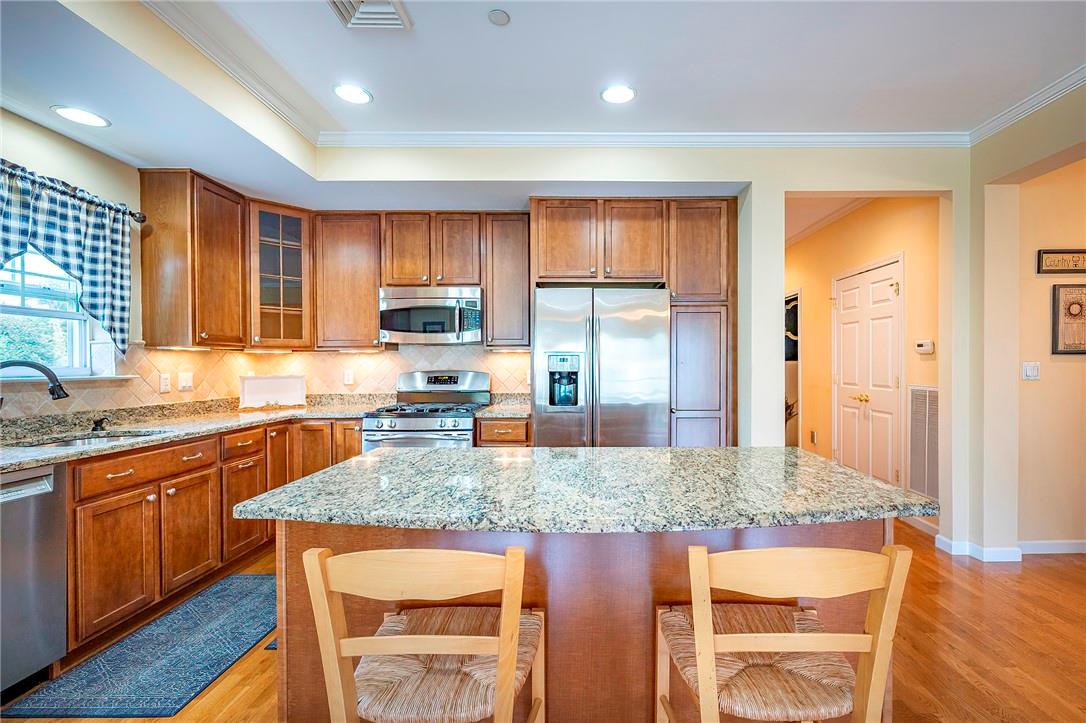 909 Egrets Carmel Ny 10512 Kitchen