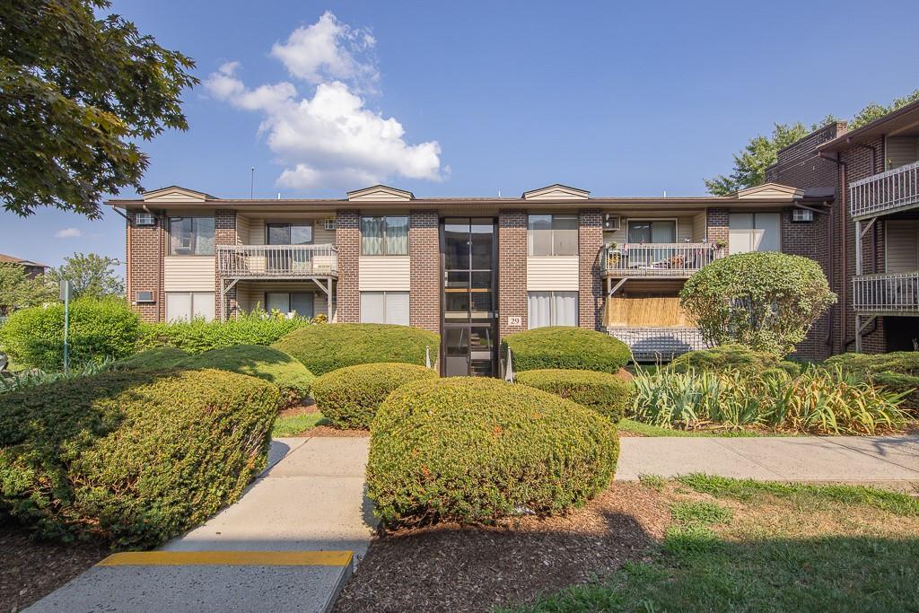 296 Country Club Pomona Ny 10970 Front of Structure