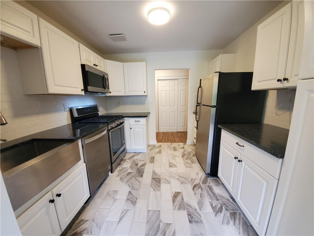 296 Country Club Pomona Ny 10970 Kitchen