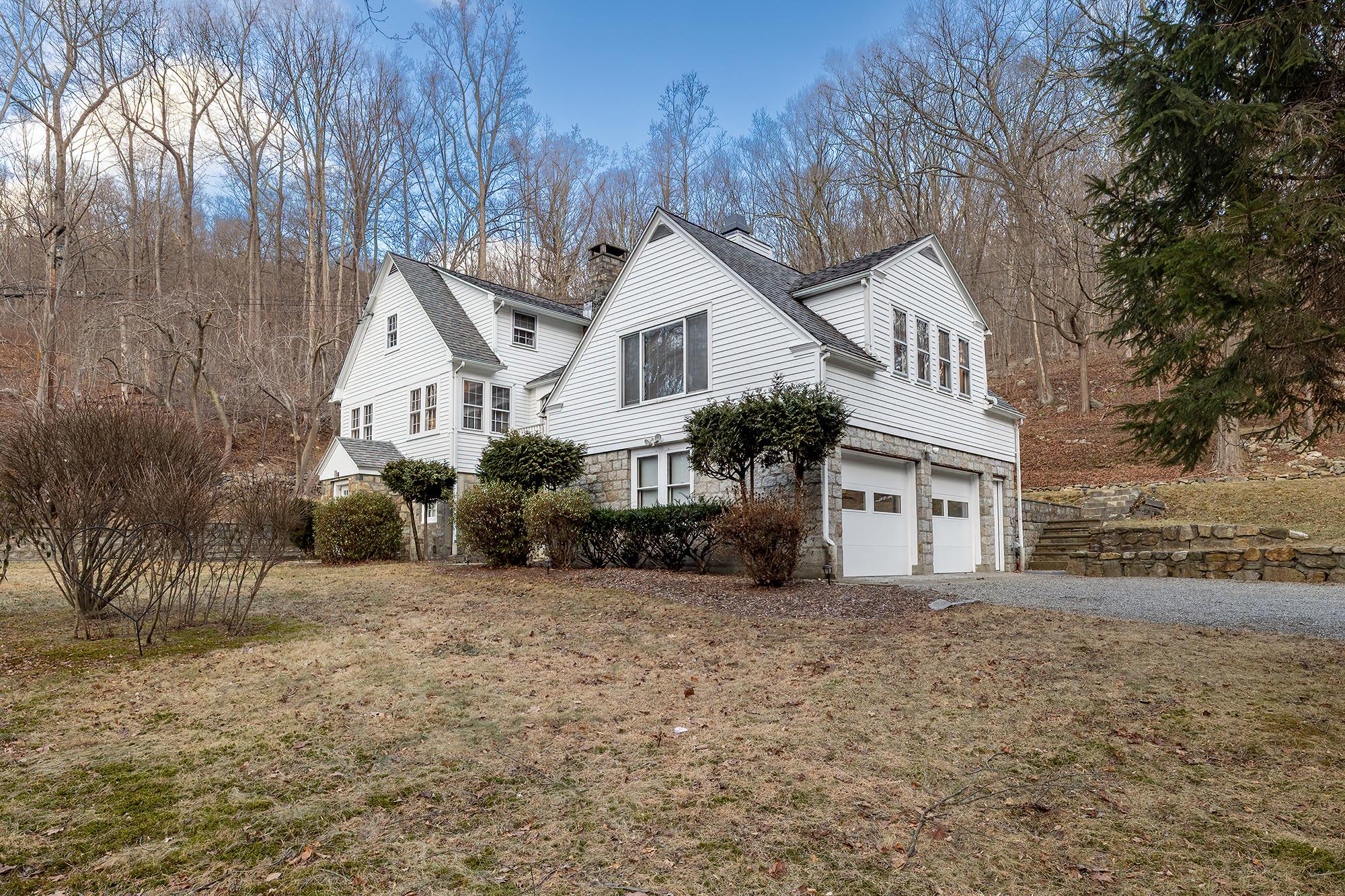 Daniel's Sold Listings Side of Structure