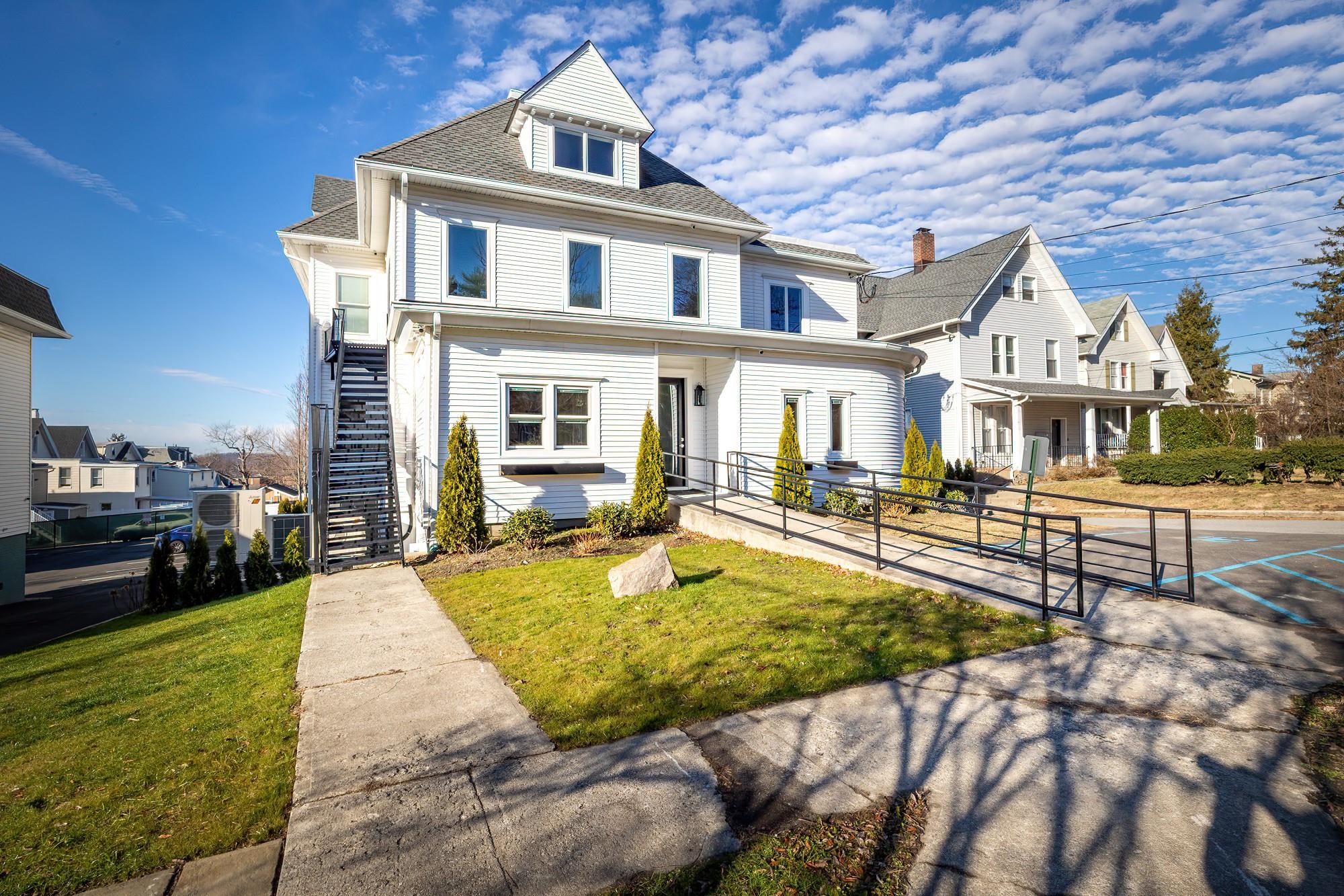 90 Highland UNIT 4 Ossining Front of Structure