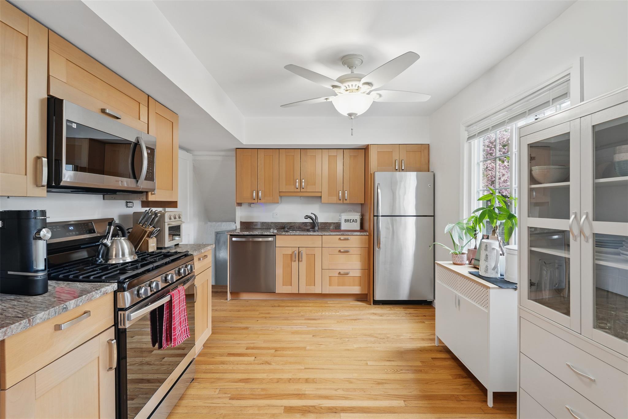 902 Post Road Scarsdale Ny 10583 Kitchen