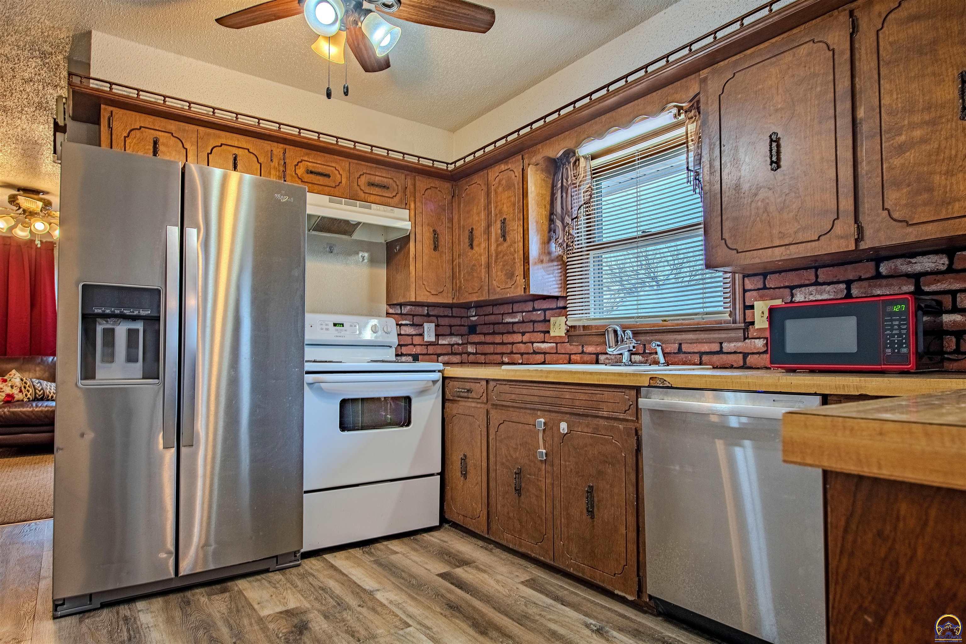 1203 Laing ST Sold Property