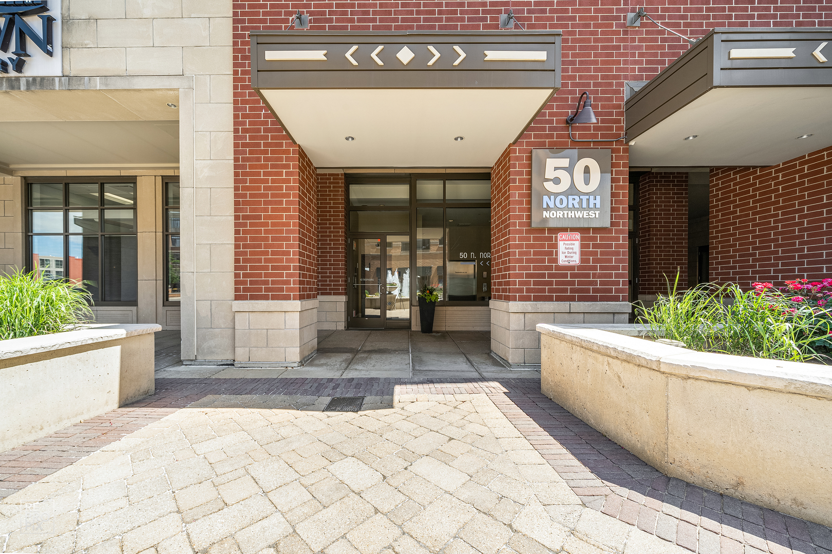 50 Northwest UNIT 301, Park Ridge IL 60068 Sold Property