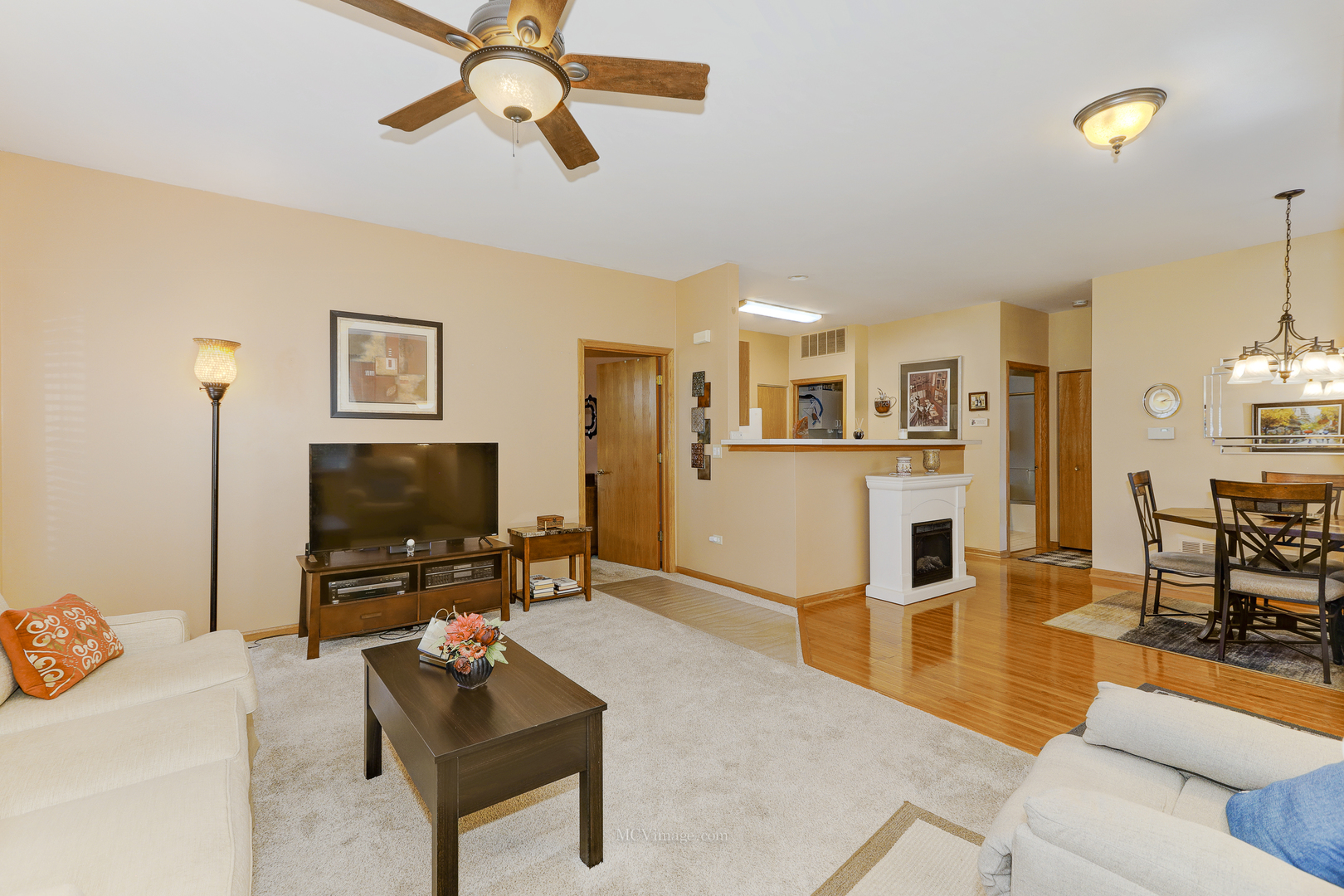21452 Papoose Lake UNIT 21452, Crest Hill IL 60403 Sold Property