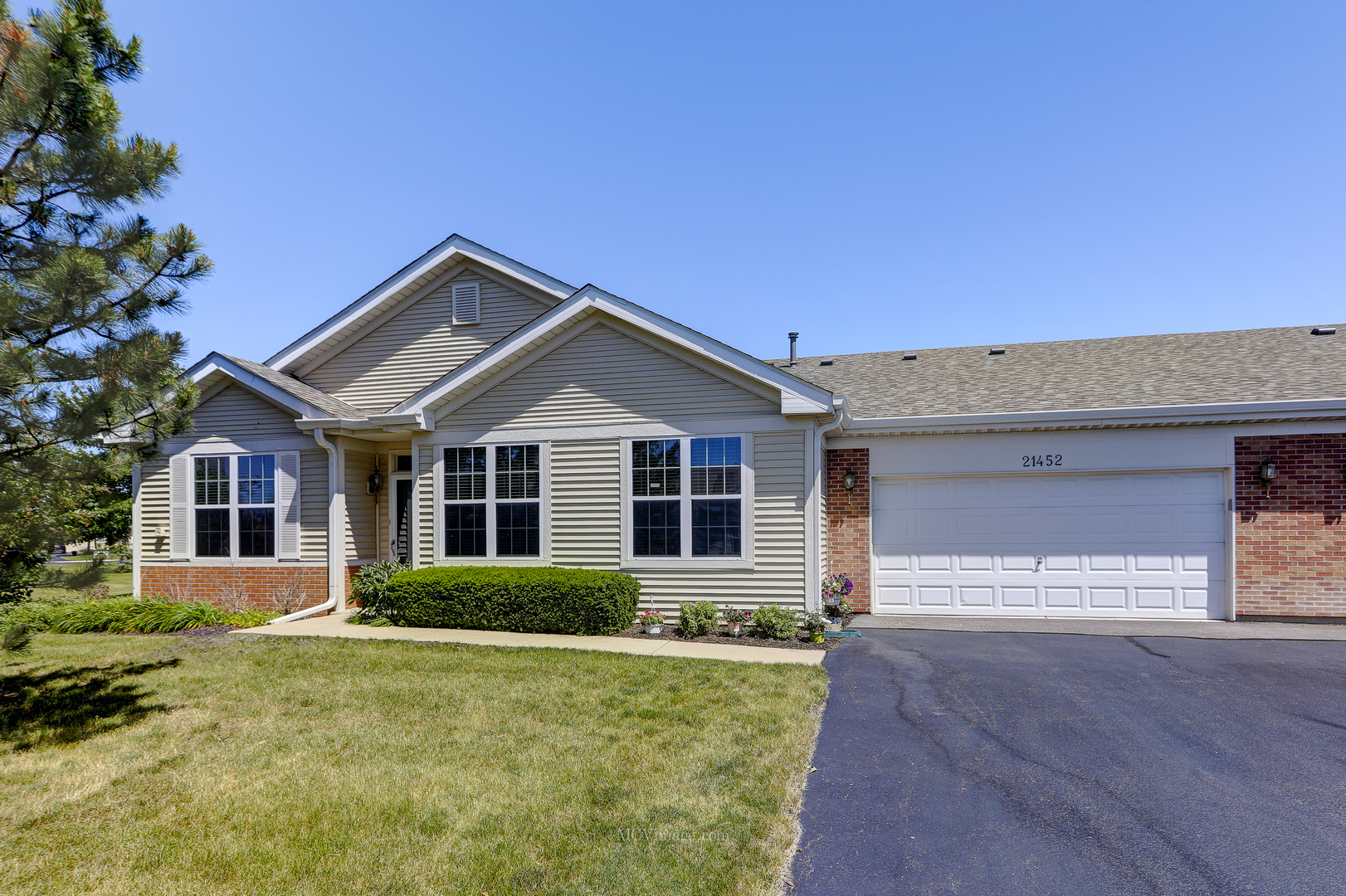 21452 Papoose Lake UNIT 21452, Crest Hill IL 60403 Sold Property