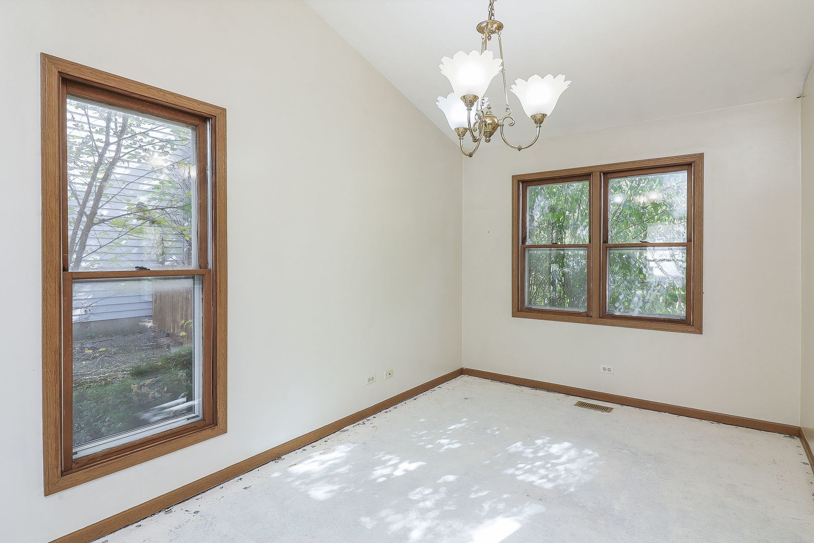27W125 CHESTNUT, Winfield IL 60190 Sold Property