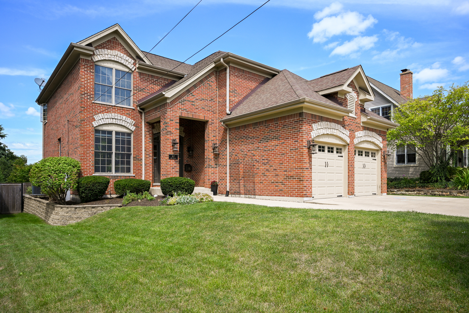 527 Indiana, Wheaton IL 60187 Sold Property