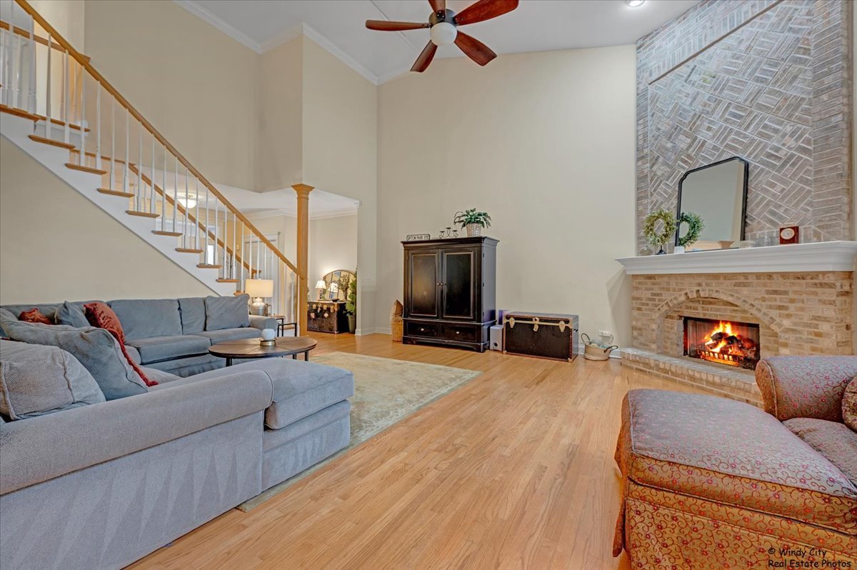 921 Oak Crest, St. Charles IL 60175 Sold Property
