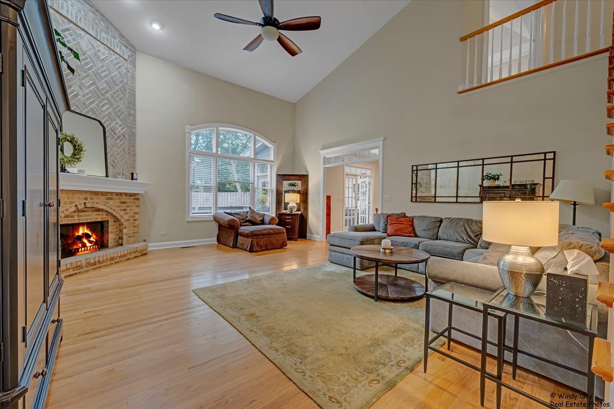 921 Oak Crest, St. Charles IL 60175 Sold Property