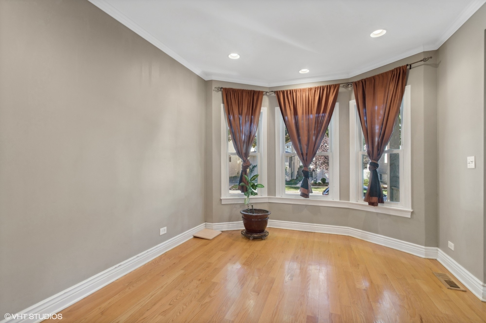 524 Highland Oak Park Sold Property