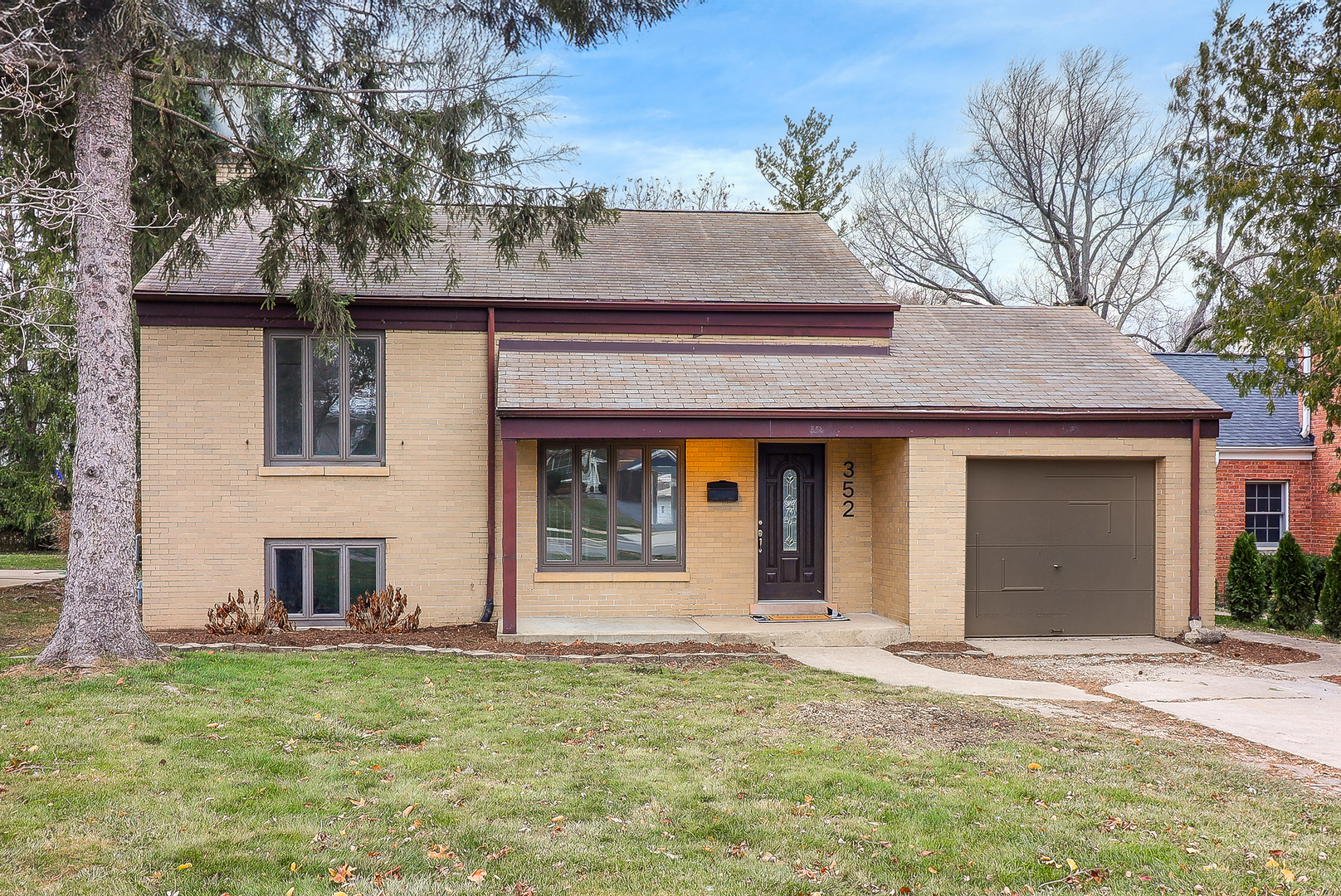 352 Windsor Glen Ellyn Sold Property