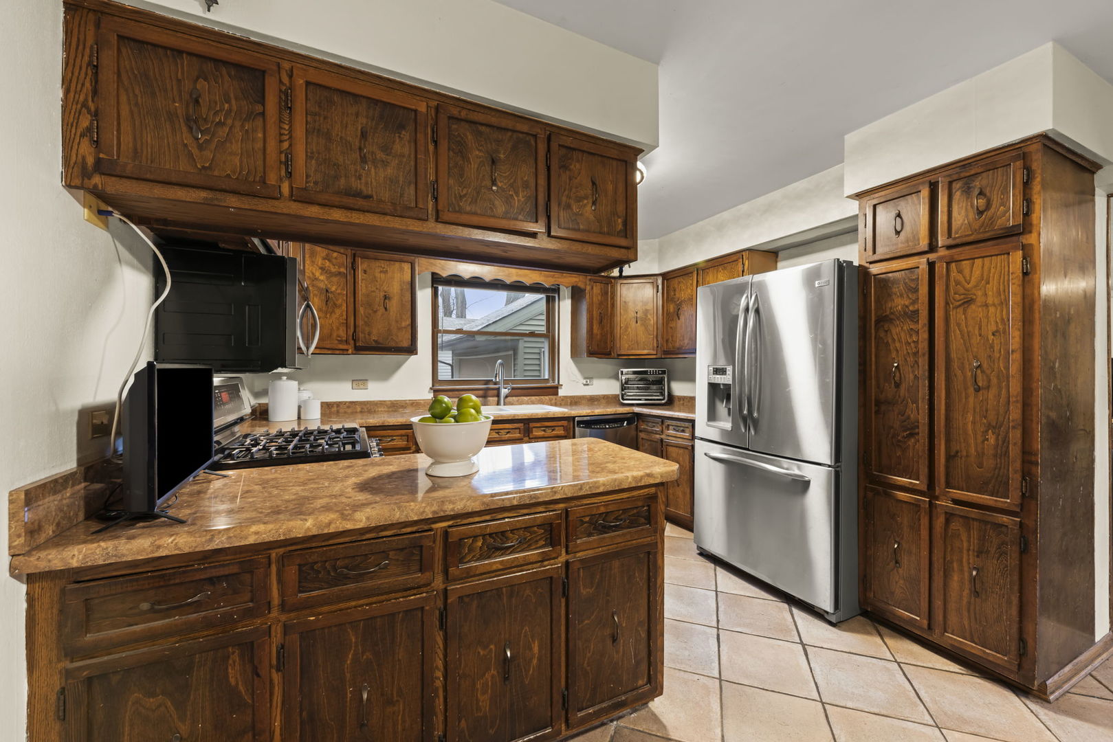 232 Ahrens Lombard Sold Property