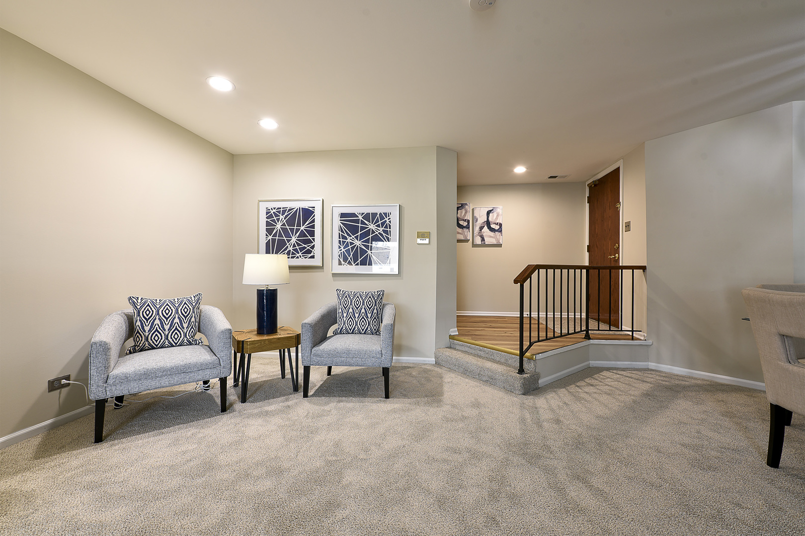 908 Surrey UNIT 2b Schaumburg Sold Property