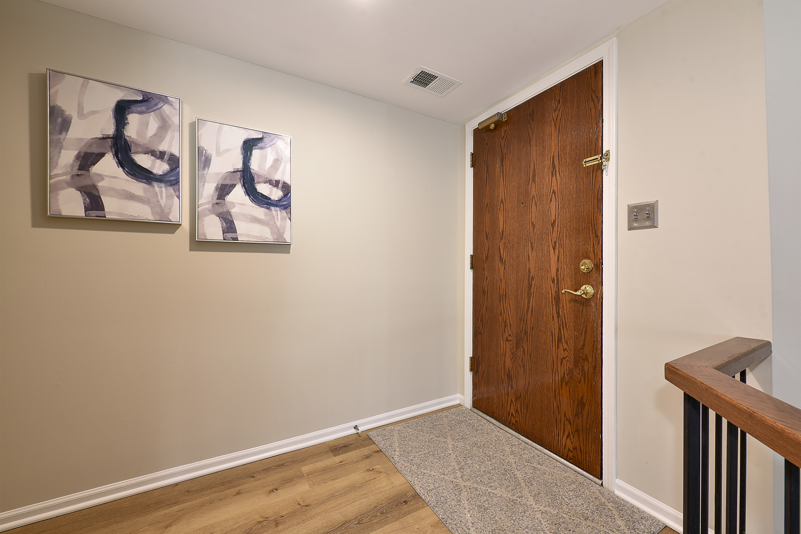 908 Surrey UNIT 2b Schaumburg Sold Property
