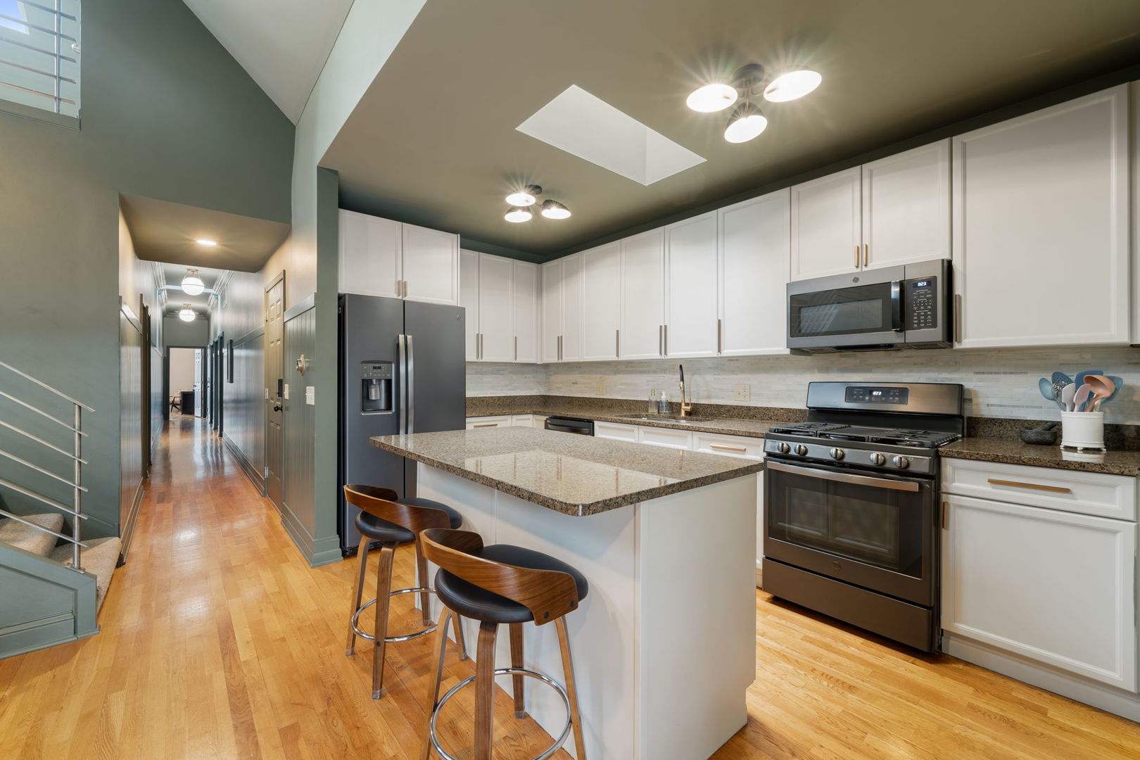 2151 Roscoe UNIT 3e Chicago Sold Property