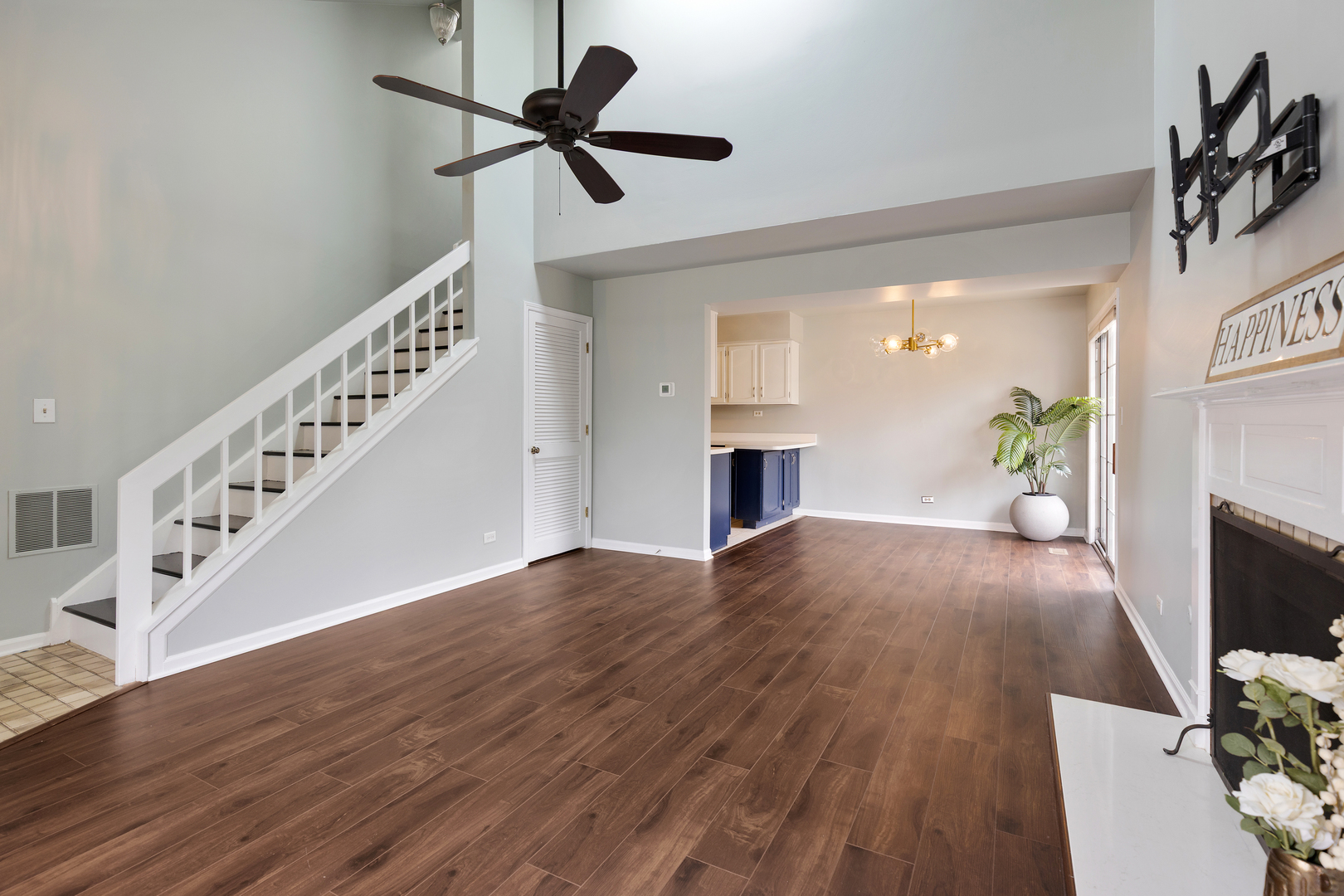 1718 Ennis UNIT 83d Wheaton Sold Property