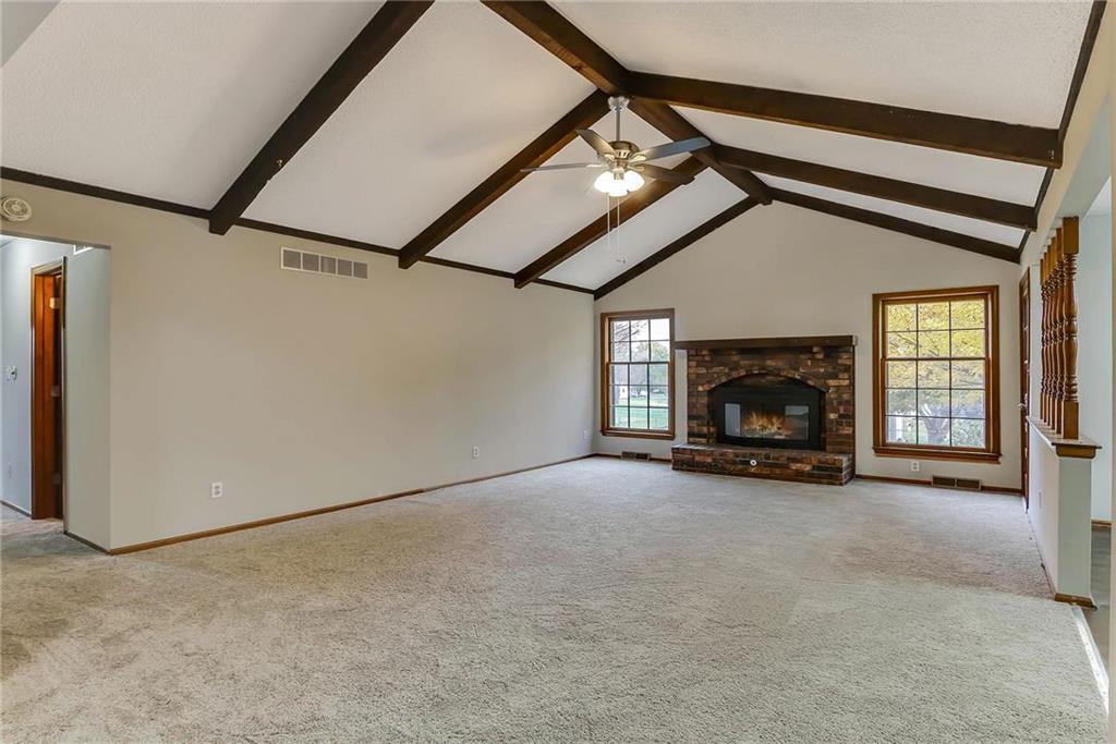 995 Gregory, Peculiar MO 64078 Sold Property