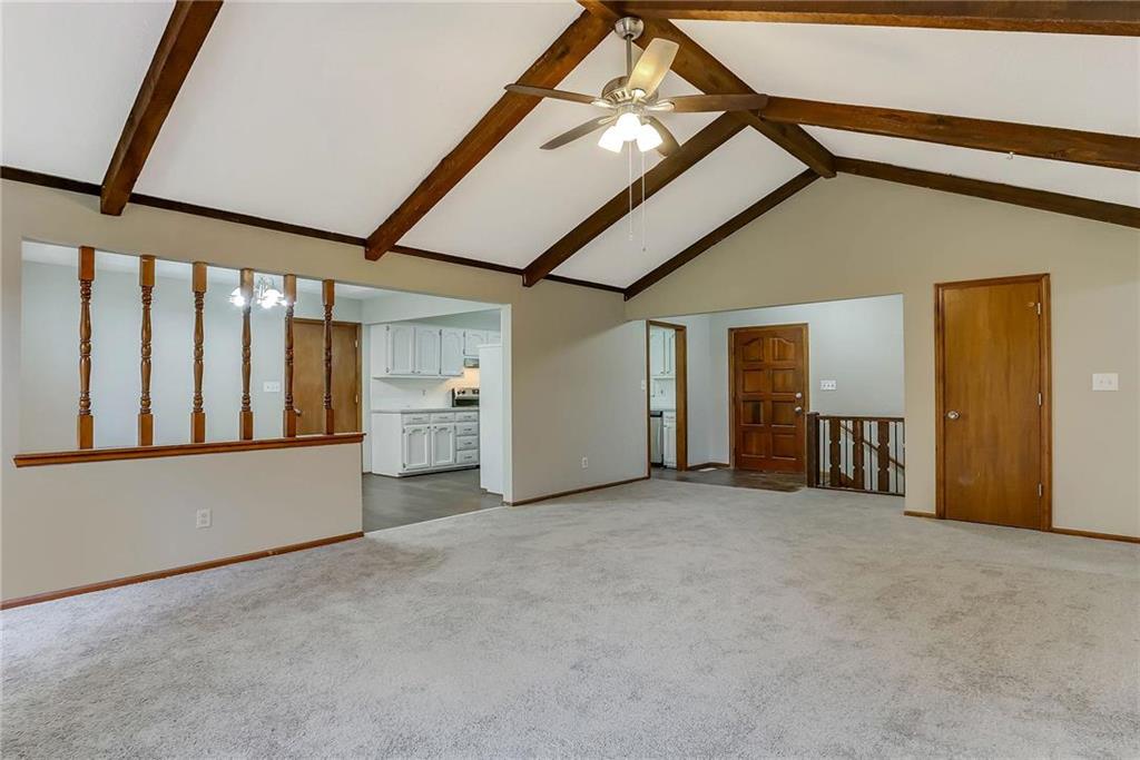 995 Gregory, Peculiar MO 64078 Sold Property