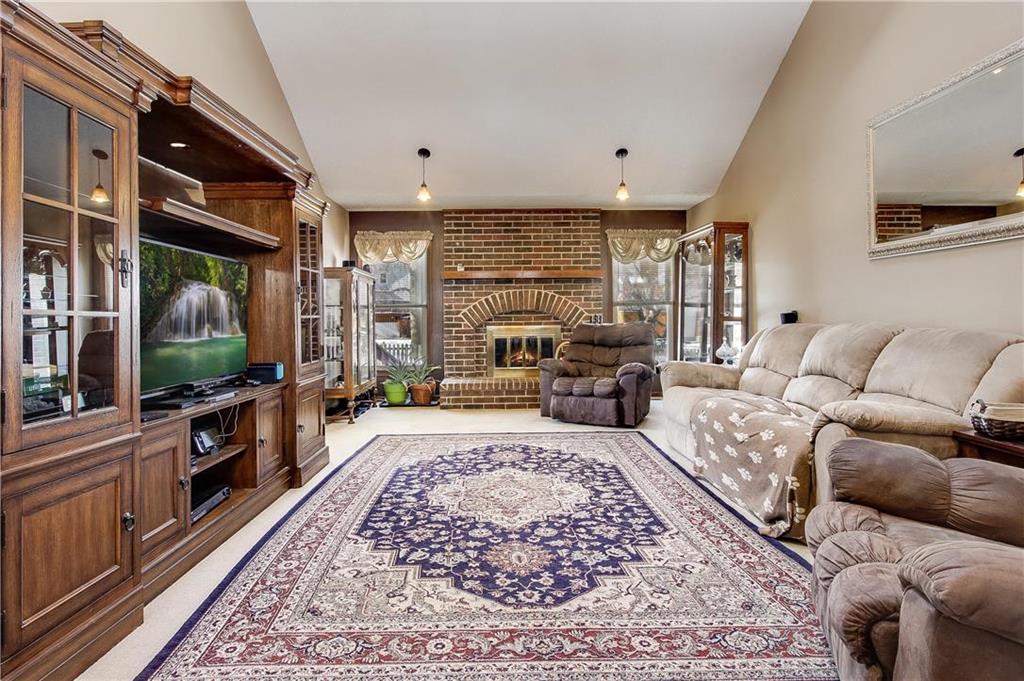 600 Brentwood, Lee's Summit MO 64063 Sold Property