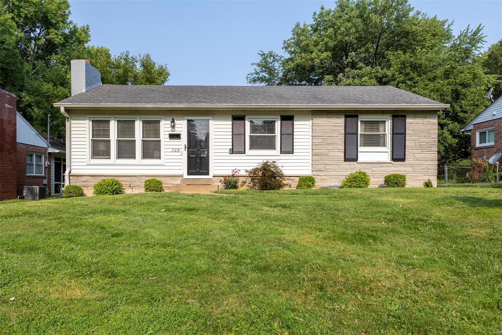 709 Huntwood, Kirkwood MO 63122 Sold Property